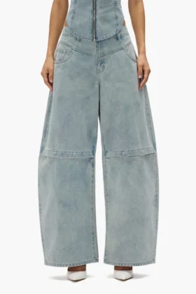 Baggy mit geprägtem Logo