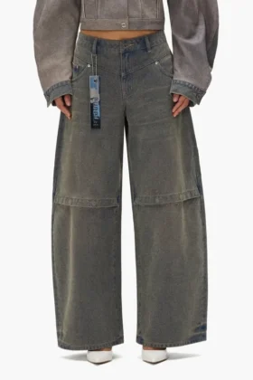 Baggy mit geprägtem Logo