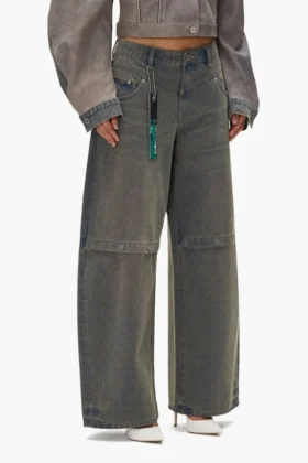 Baggy mit geprägtem Logo