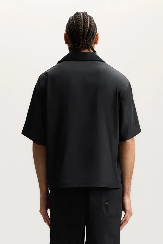 Hemd mit Wordmark-Umriss