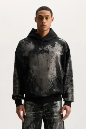 Hoodie mit aufgenähten Kristallen