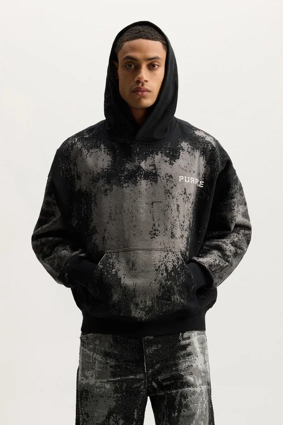 Hoodie mit aufgenähten Kristallen