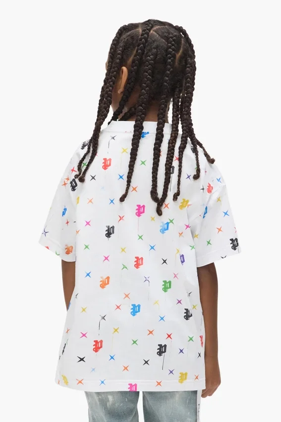 Kinder-T-Shirt mit aufgemaltem Monogramm