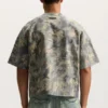 Leder-T-Shirt mit gemaltem Camo-Print