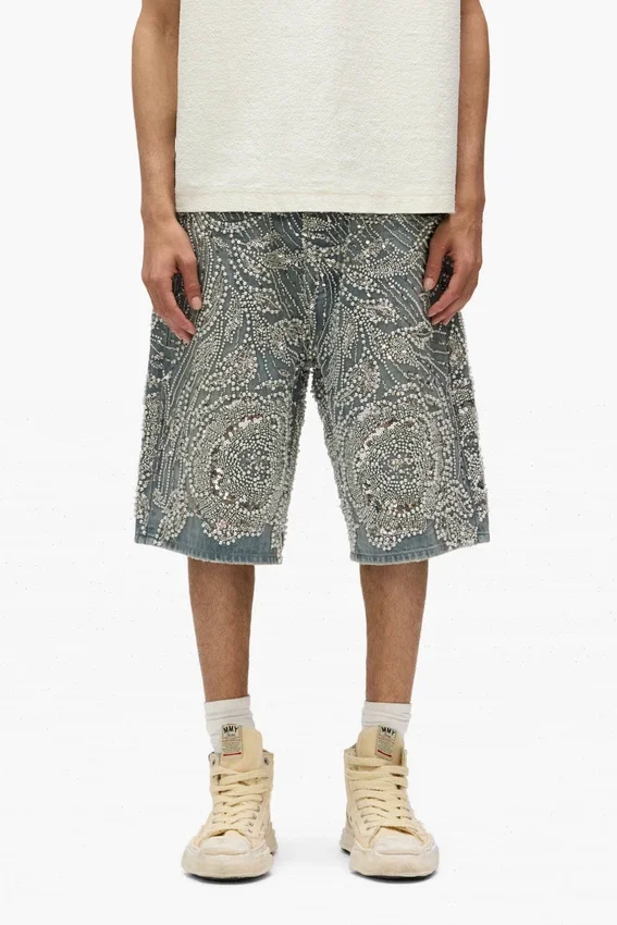P070 Handperlbestickte & mit Kristallen verzierte Shorts