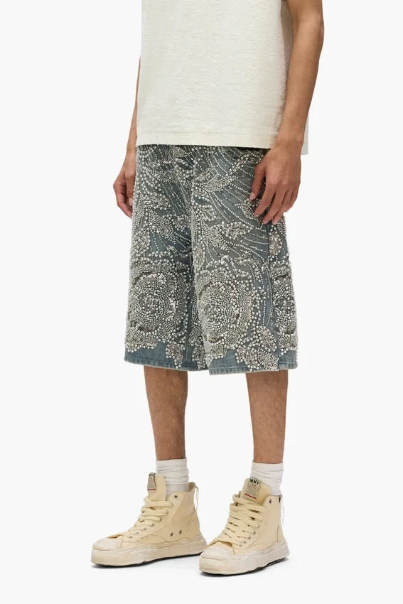 P070 Handperlbestickte & mit Kristallen verzierte Shorts
