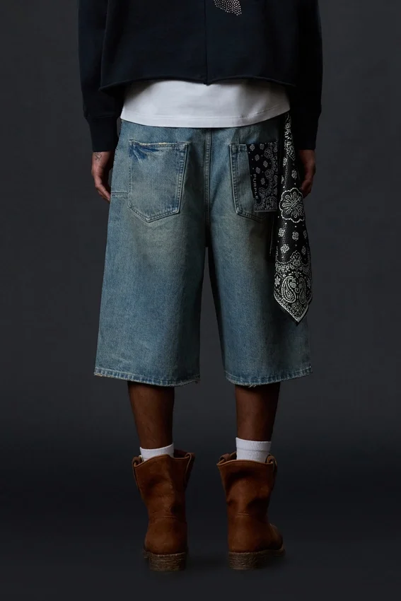 P070 Verzierte Shorts