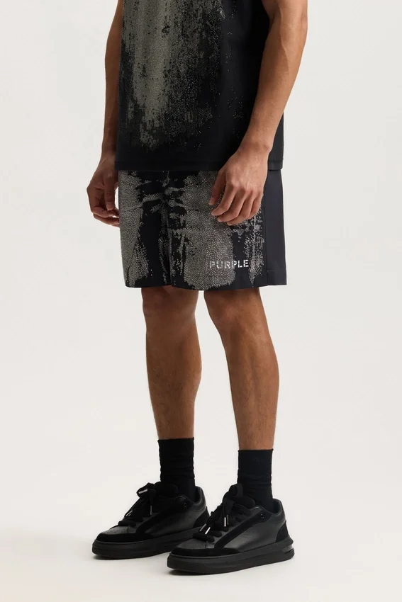 Shorts mit abgenutzten Kristallen rundum
