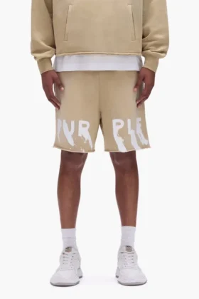 Shorts mit aufgemaltem Schriftzug