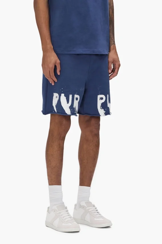 Shorts mit aufgemaltem Schriftzug