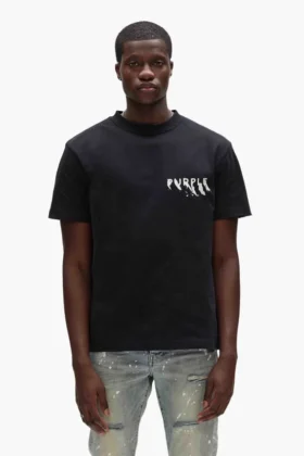 T-Shirt mit bemaltem Schriftzug