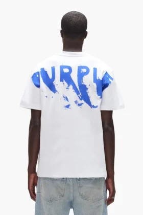 T-Shirt mit bemaltem Schriftzug