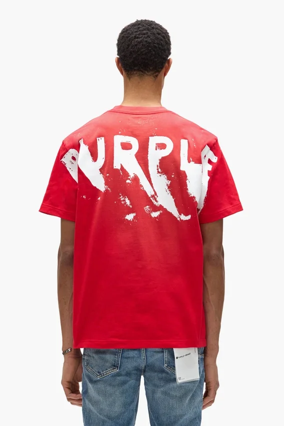 T-Shirt mit bemaltem Schriftzug