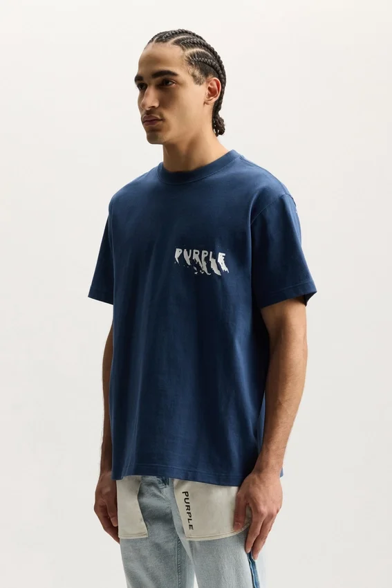 T-Shirt mit bemaltem Schriftzug