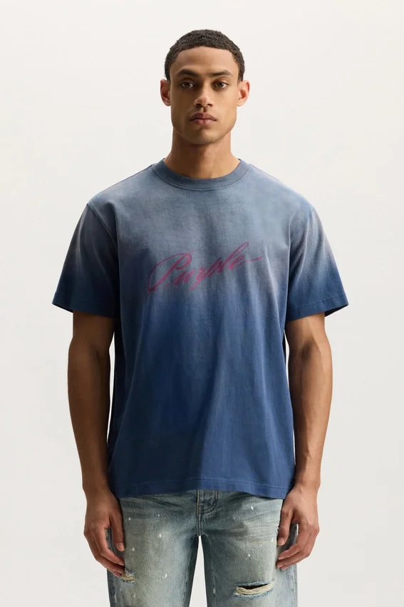 T-Shirt mit schrägem Schriftzug